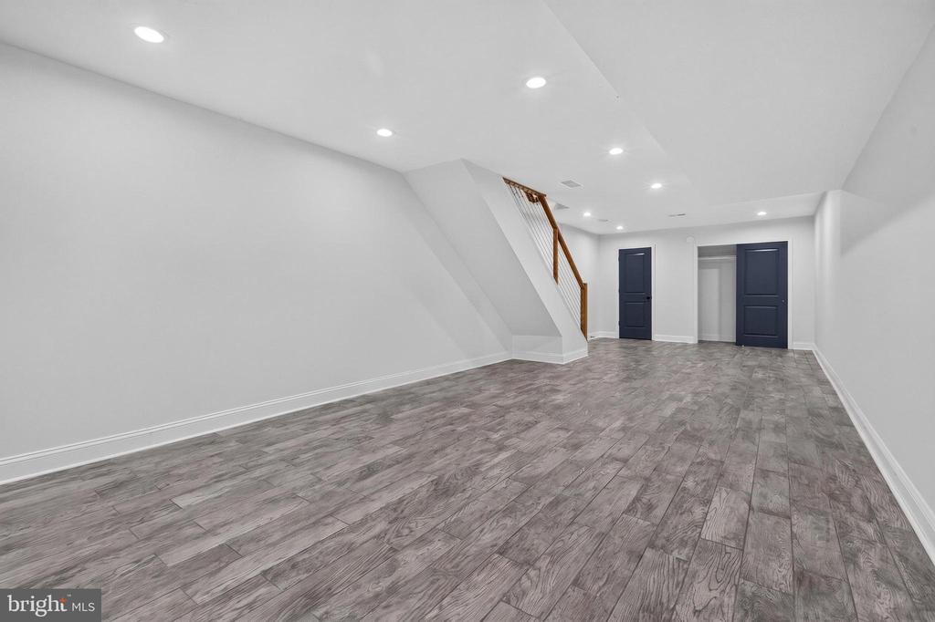 3113 W MONTGOMERY AVENUE