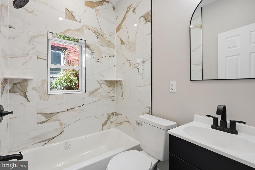 865 N 47TH STREET Unit: 2
