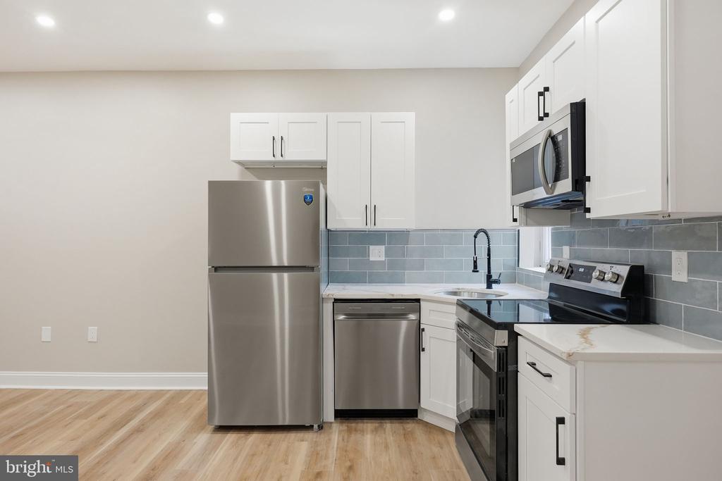 865 N 47TH STREET Unit: 2