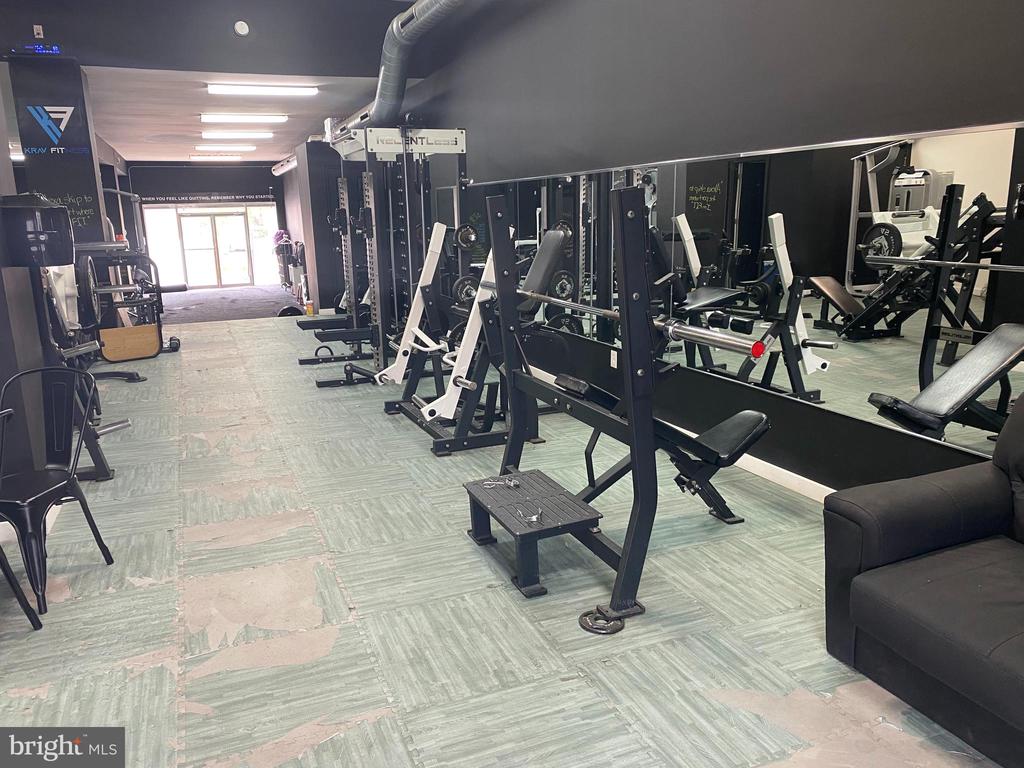 4518 LANCASTER AVENUE