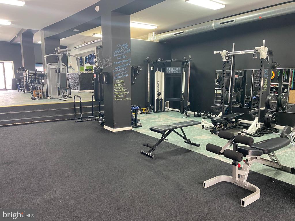 4518 LANCASTER AVENUE