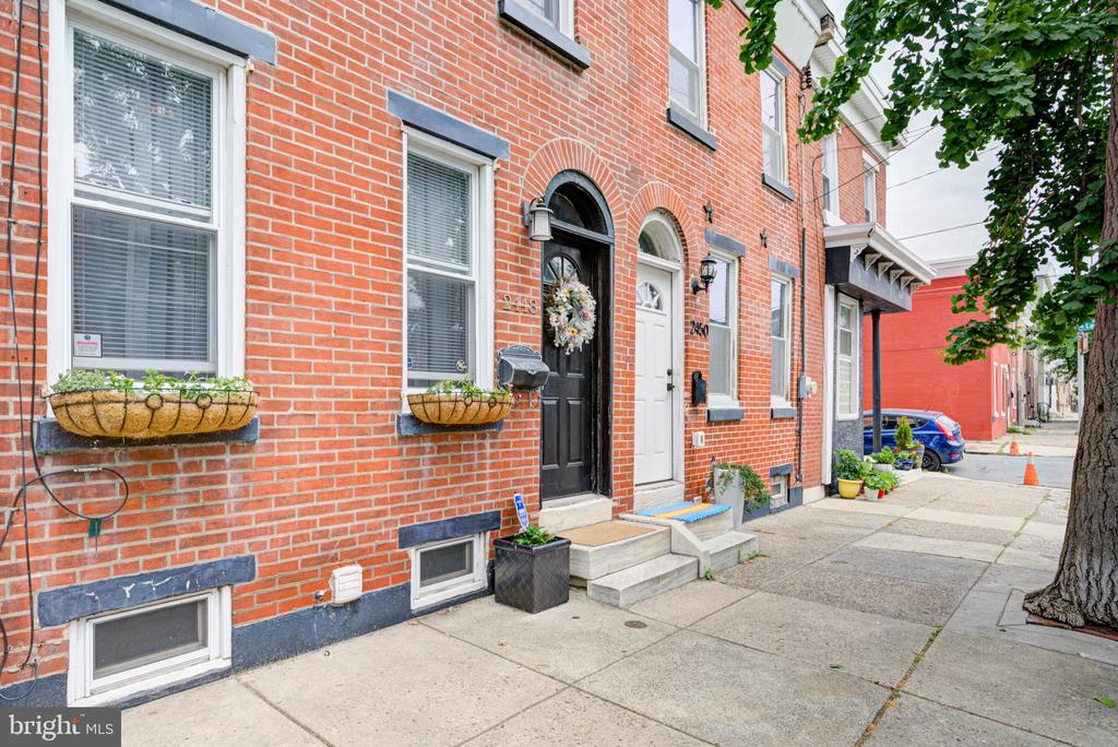 2448 CEDAR STREET