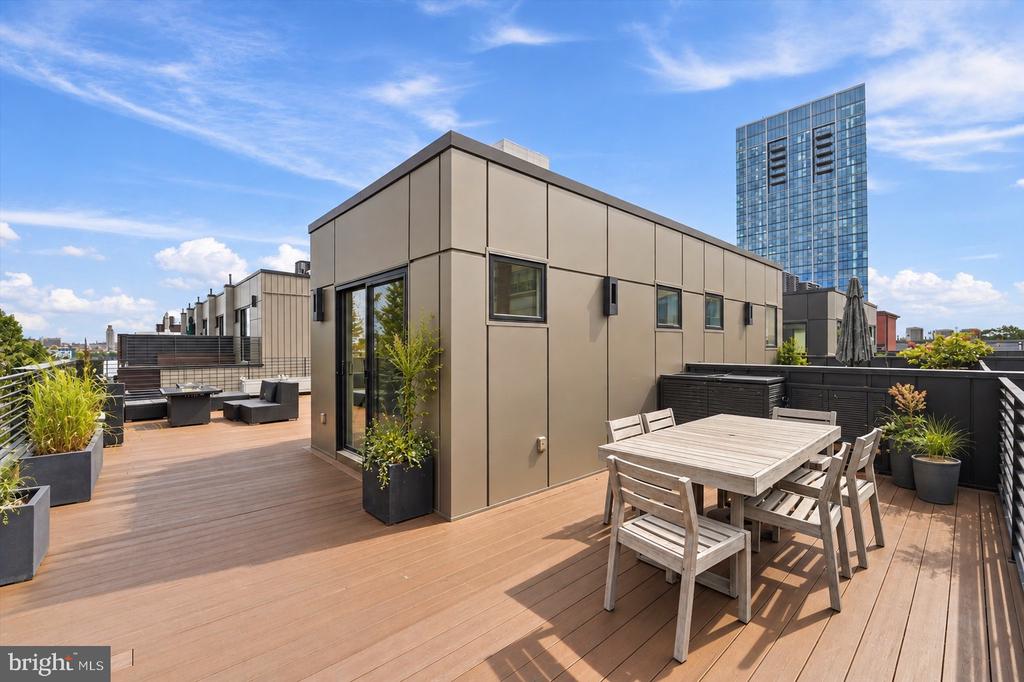 141 S HANCOCK STREET