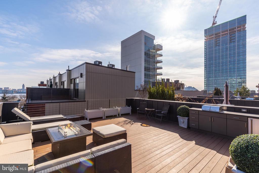 141 S HANCOCK STREET