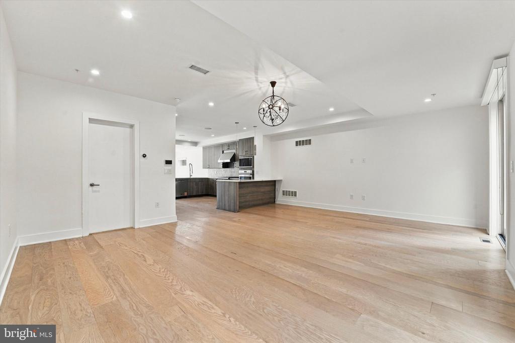 141 S HANCOCK STREET
