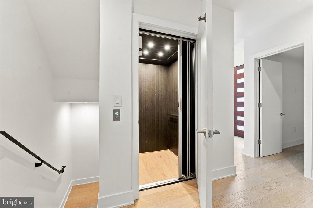 141 S HANCOCK STREET