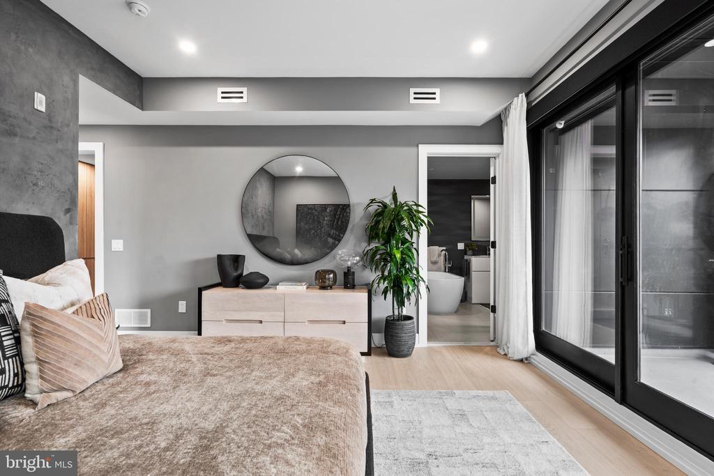 160 N 2ND STREET Unit: 301
