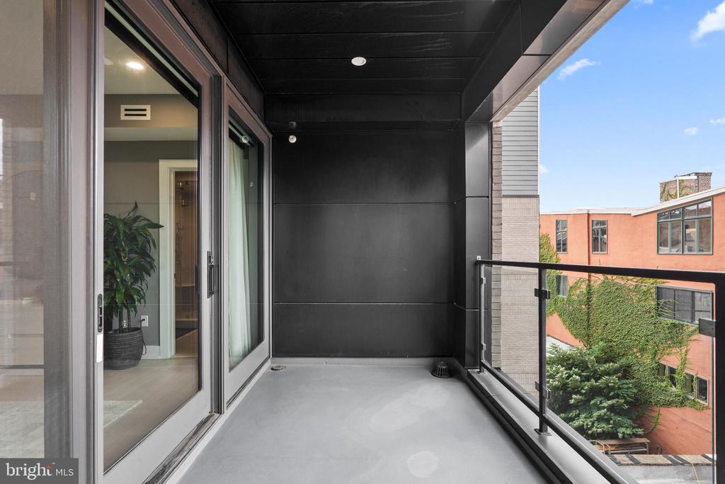 160 N 2ND STREET Unit: 301