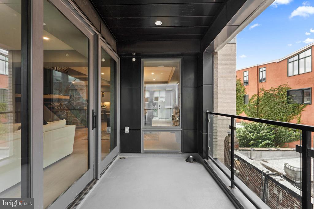 160 N 2ND STREET Unit: 301