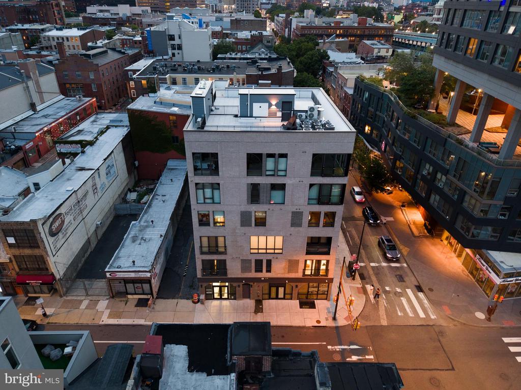 160 N 2ND STREET Unit: 301