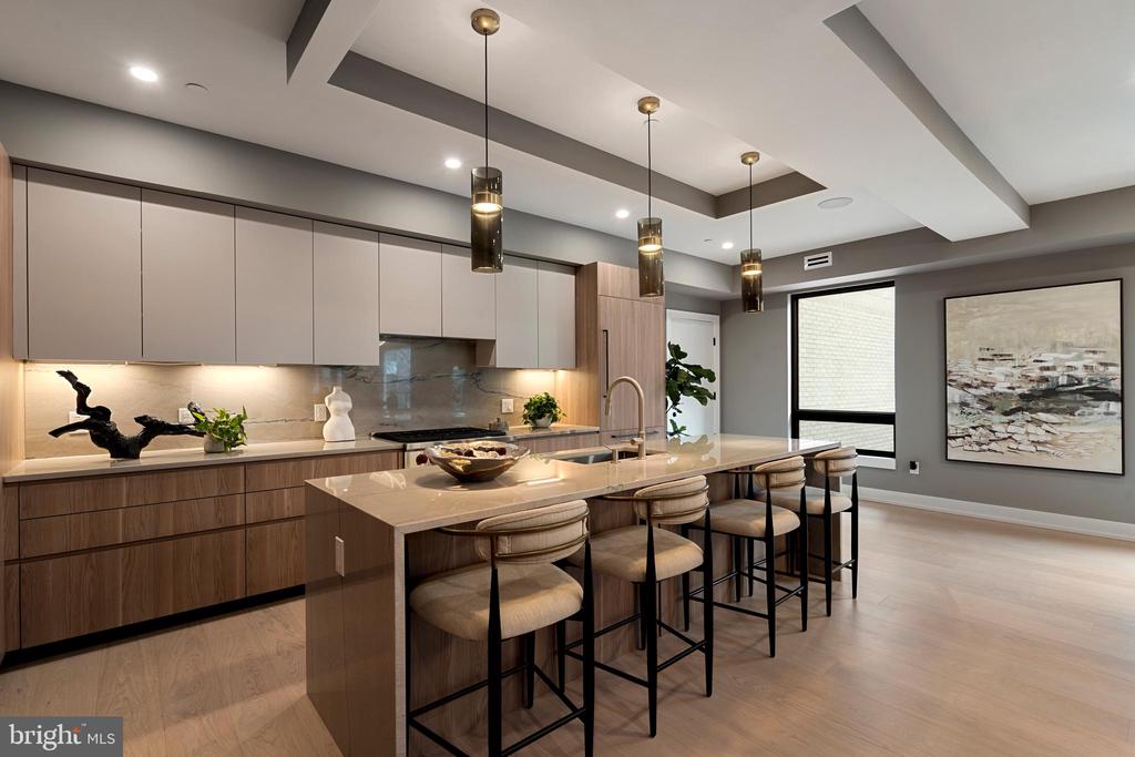 160 N 2ND STREET Unit: 301