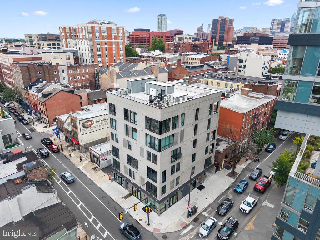 160 N 2ND STREET Unit: 301