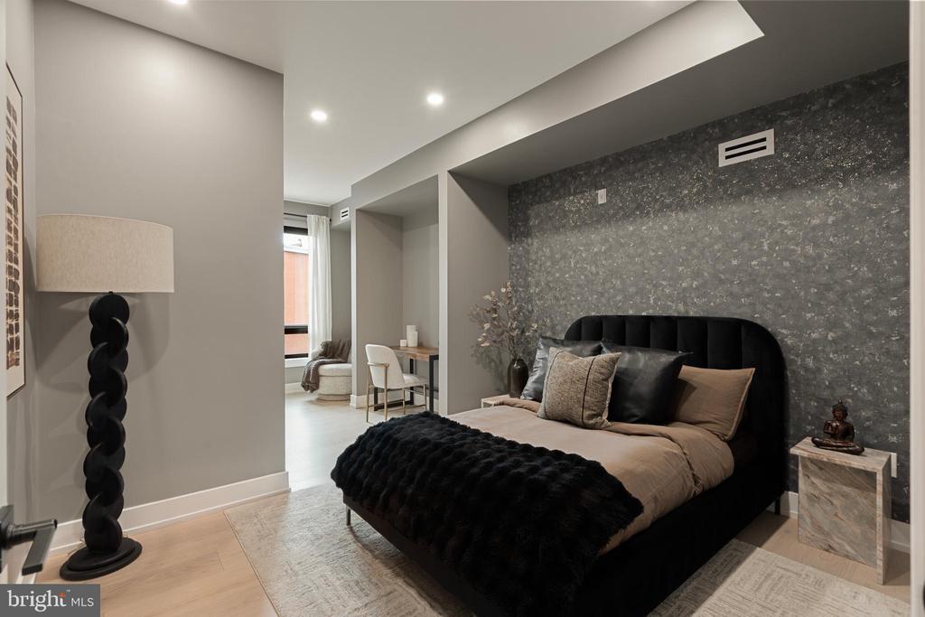 160 N 2ND STREET Unit: 301