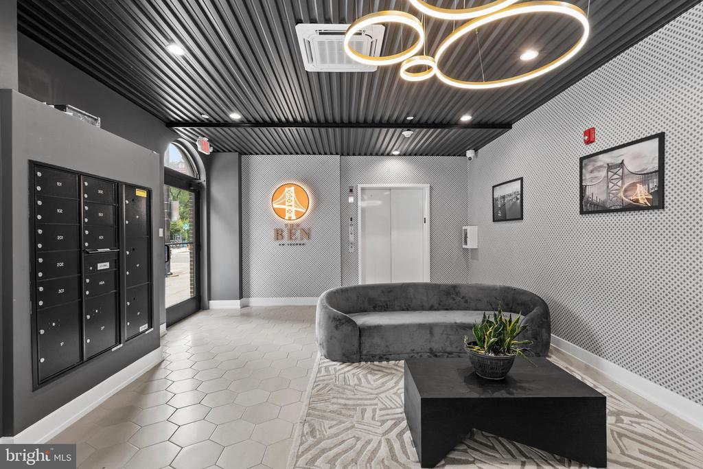 160 N 2ND STREET Unit: 301