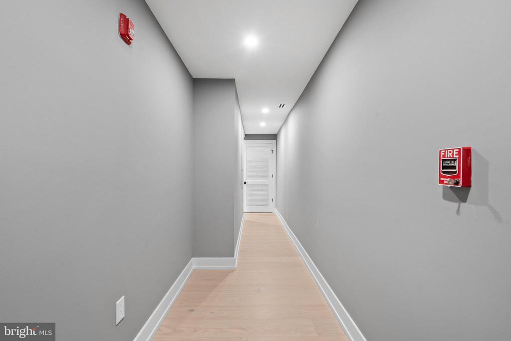 160 N 2ND STREET Unit: 301