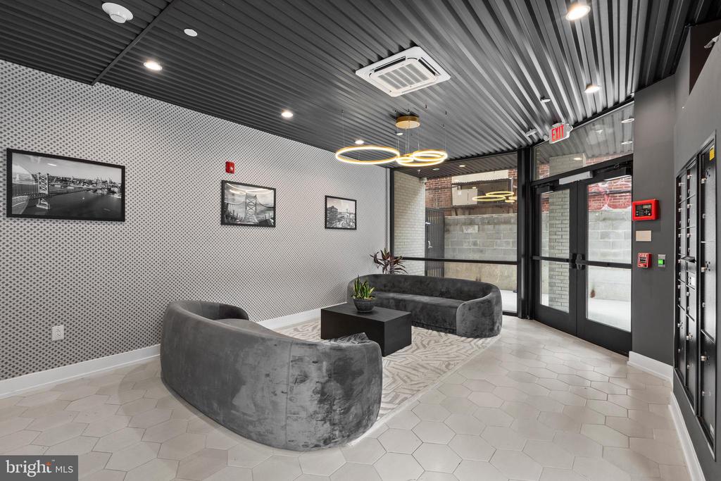 160 N 2ND STREET Unit: 301
