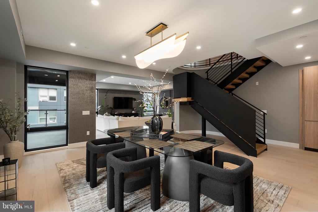 160 N 2ND STREET Unit: 301