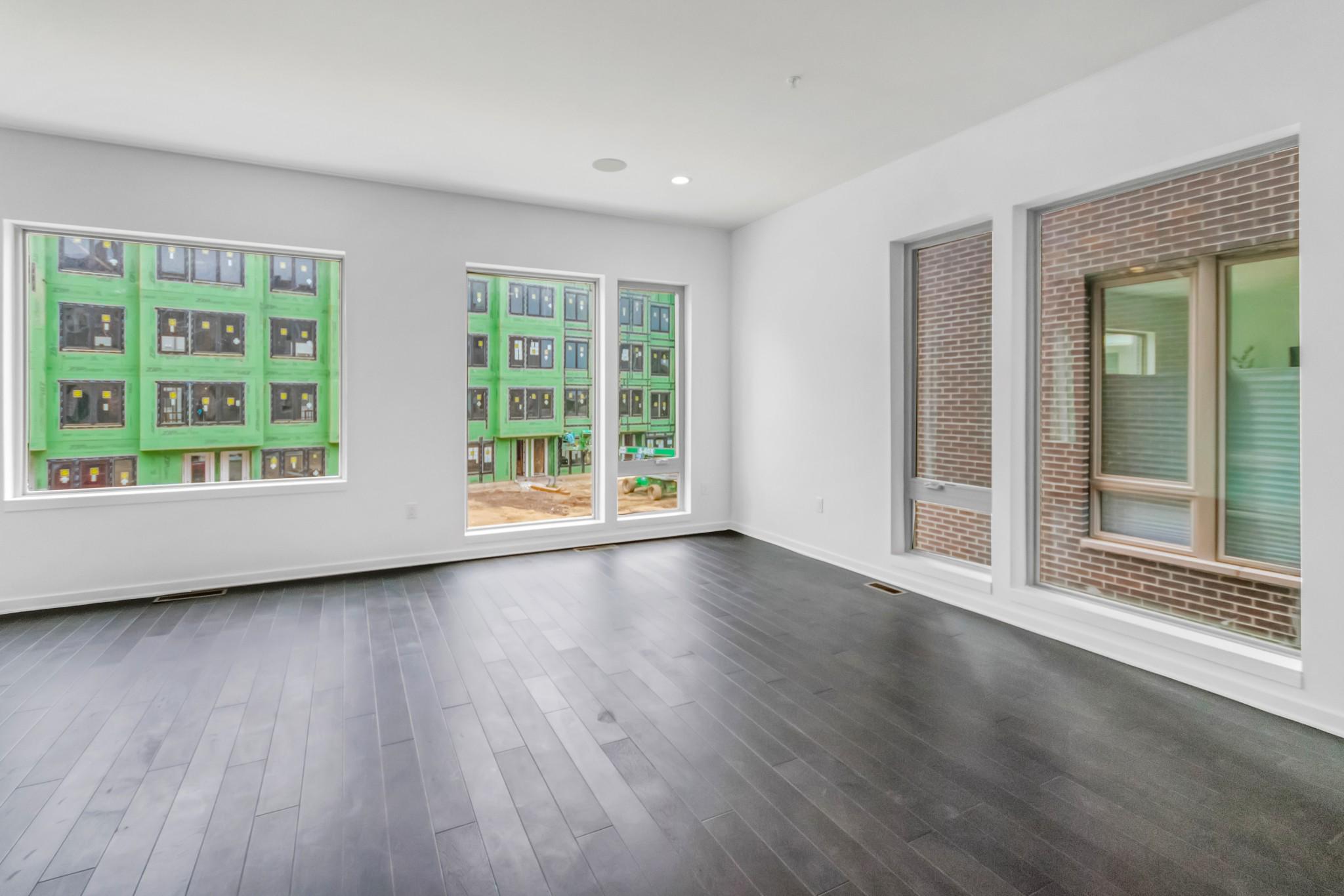 3111 PARKVIEW WALK