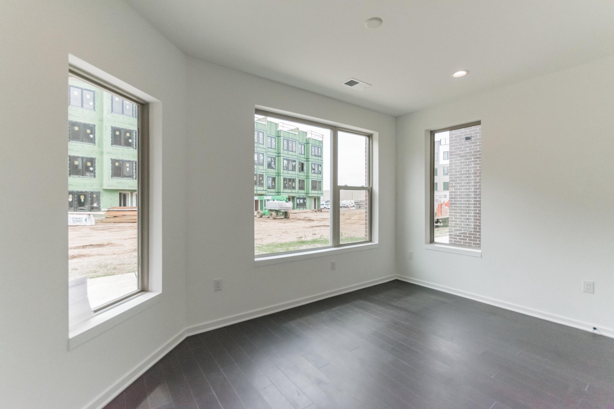 3111 PARKVIEW WALK