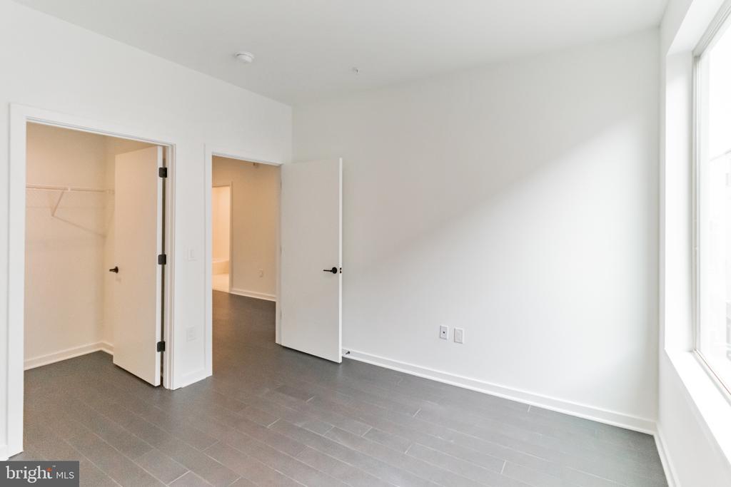 3111 PARKVIEW WALK