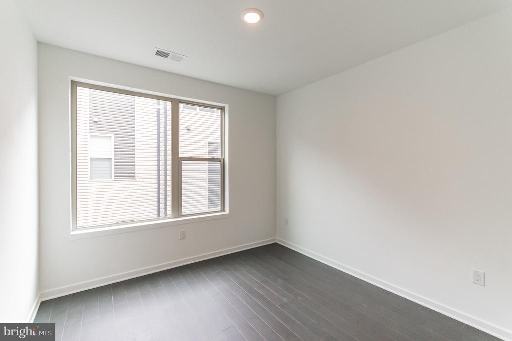 3111 PARKVIEW WALK