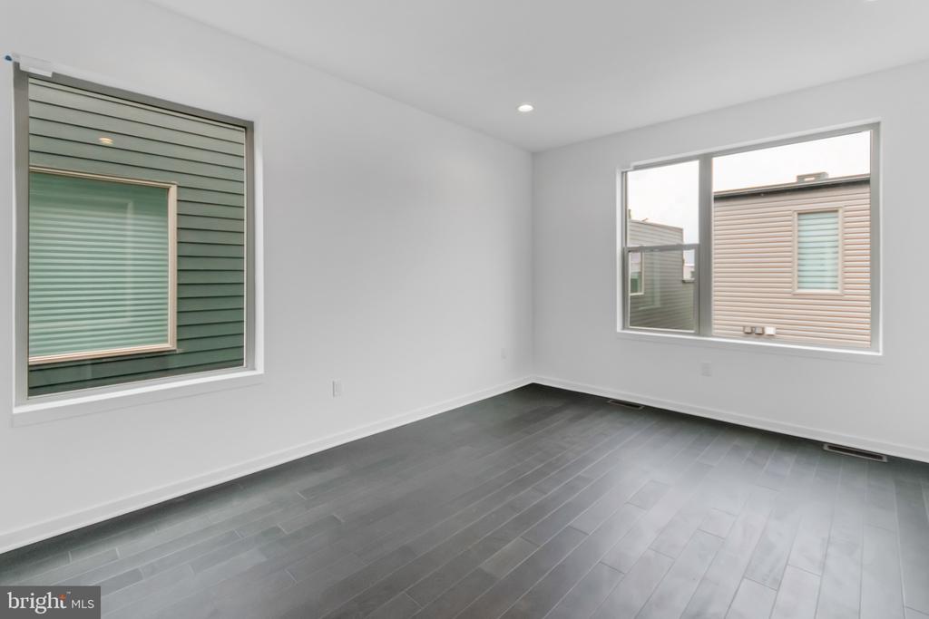 3111 PARKVIEW WALK