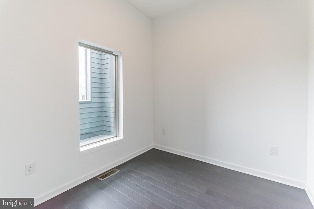 3111 PARKVIEW WALK