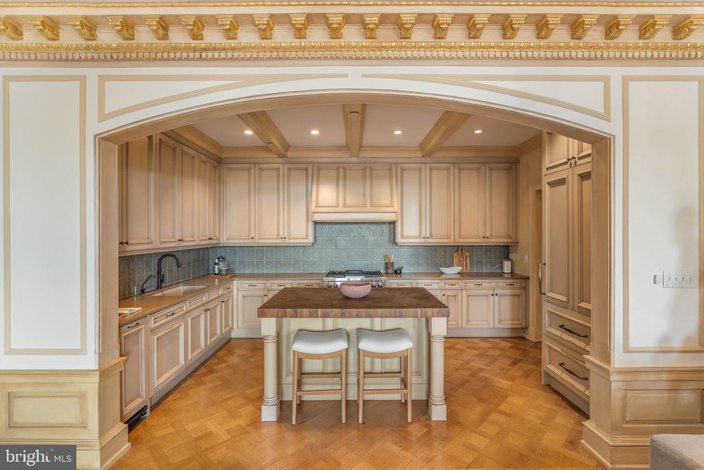 421 CHESTNUT STREET Unit: 401