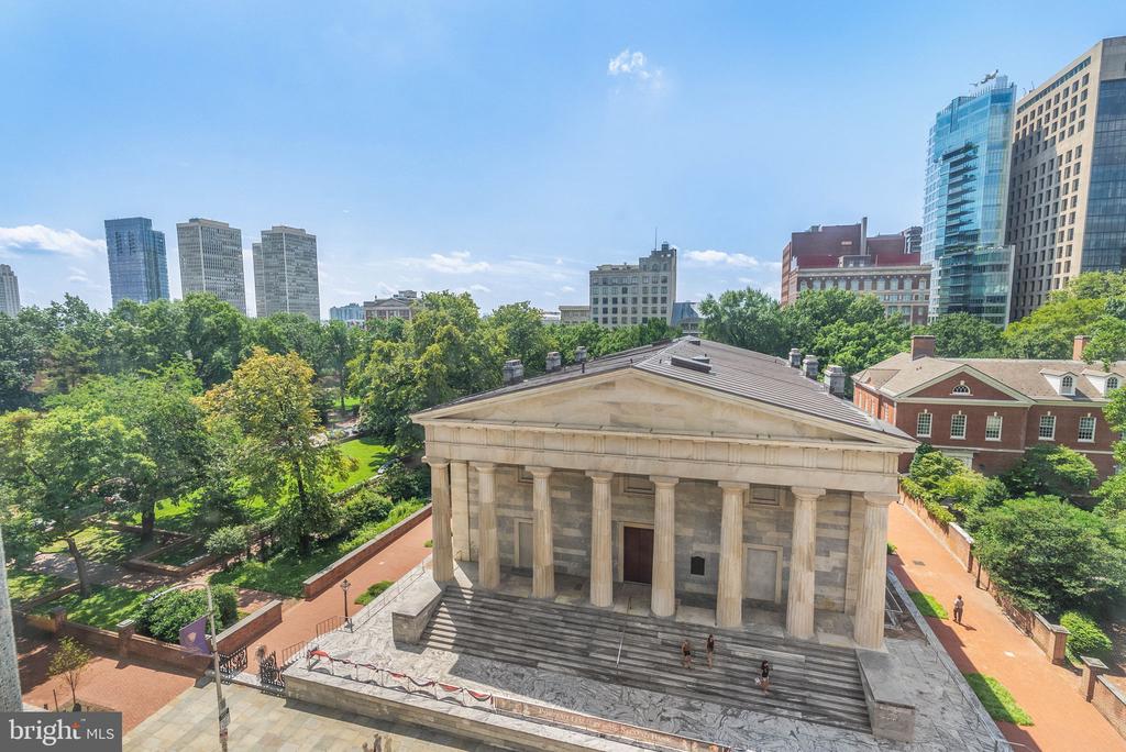 421 CHESTNUT STREET Unit: 401