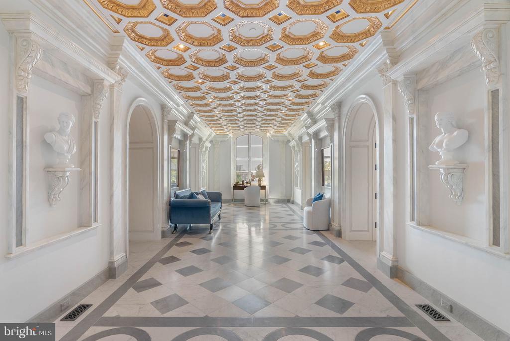 421 CHESTNUT STREET Unit: 401