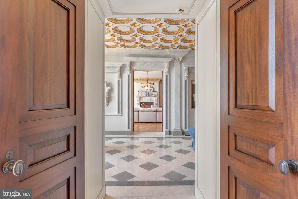 421 CHESTNUT STREET Unit: 401