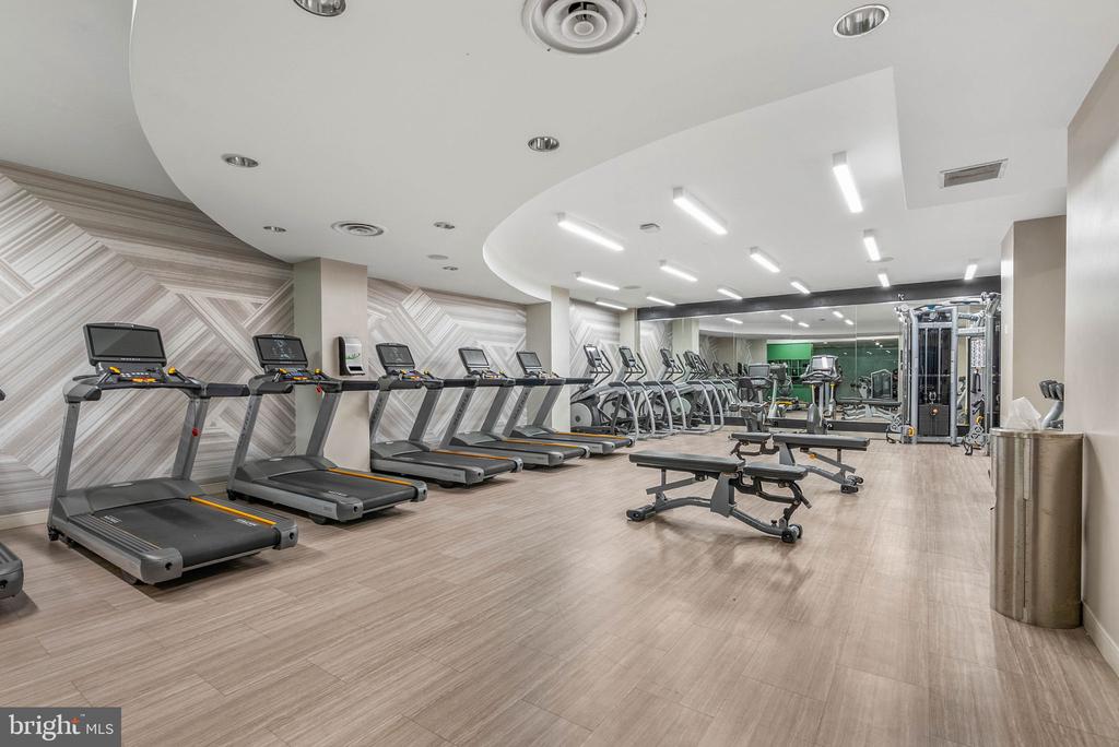 421 CHESTNUT STREET Unit: 401