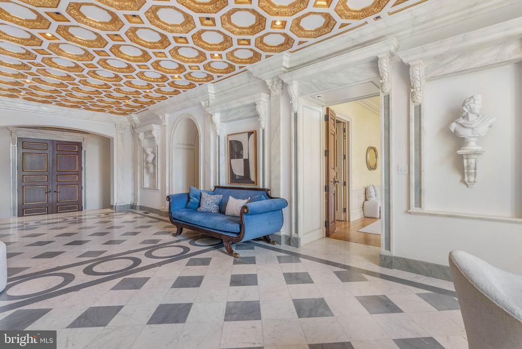 421 CHESTNUT STREET Unit: 401