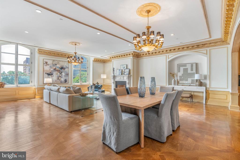 421 CHESTNUT STREET Unit: 401