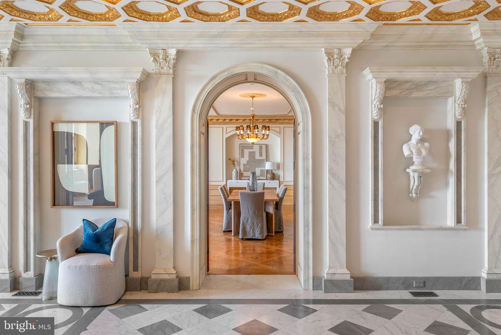 421 CHESTNUT STREET Unit: 401