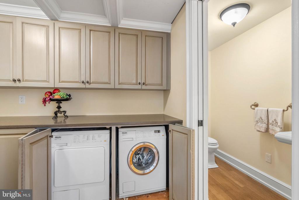 421 CHESTNUT STREET Unit: 401