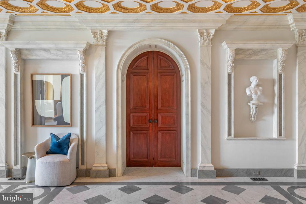421 CHESTNUT STREET Unit: 401