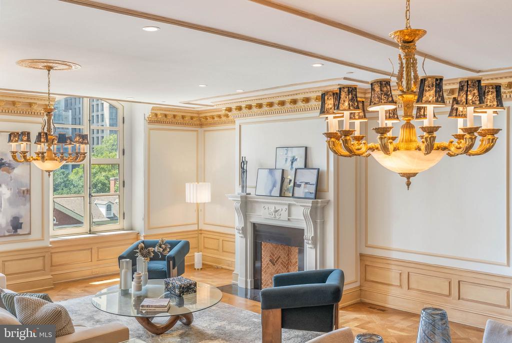 421 CHESTNUT STREET Unit: 401