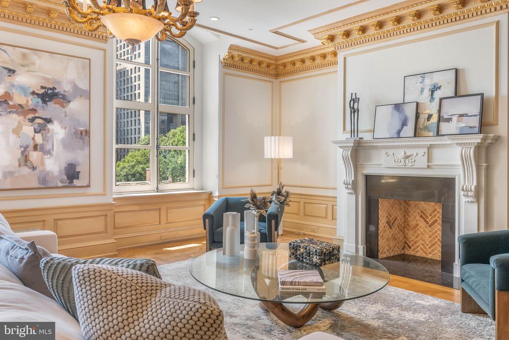 421 CHESTNUT STREET Unit: 401