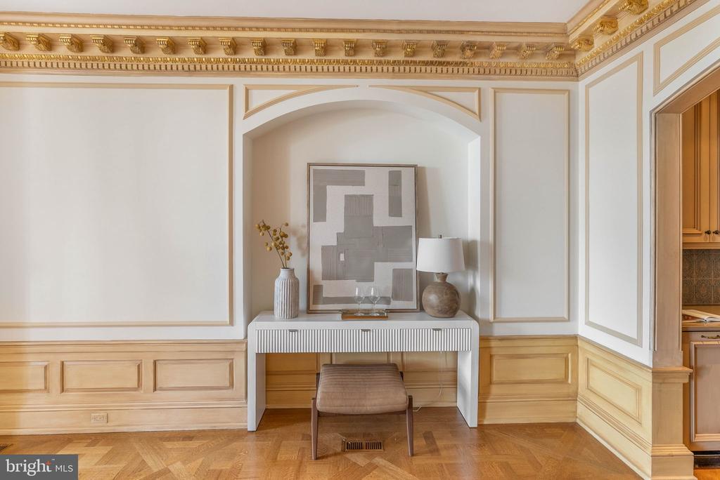 421 CHESTNUT STREET Unit: 401