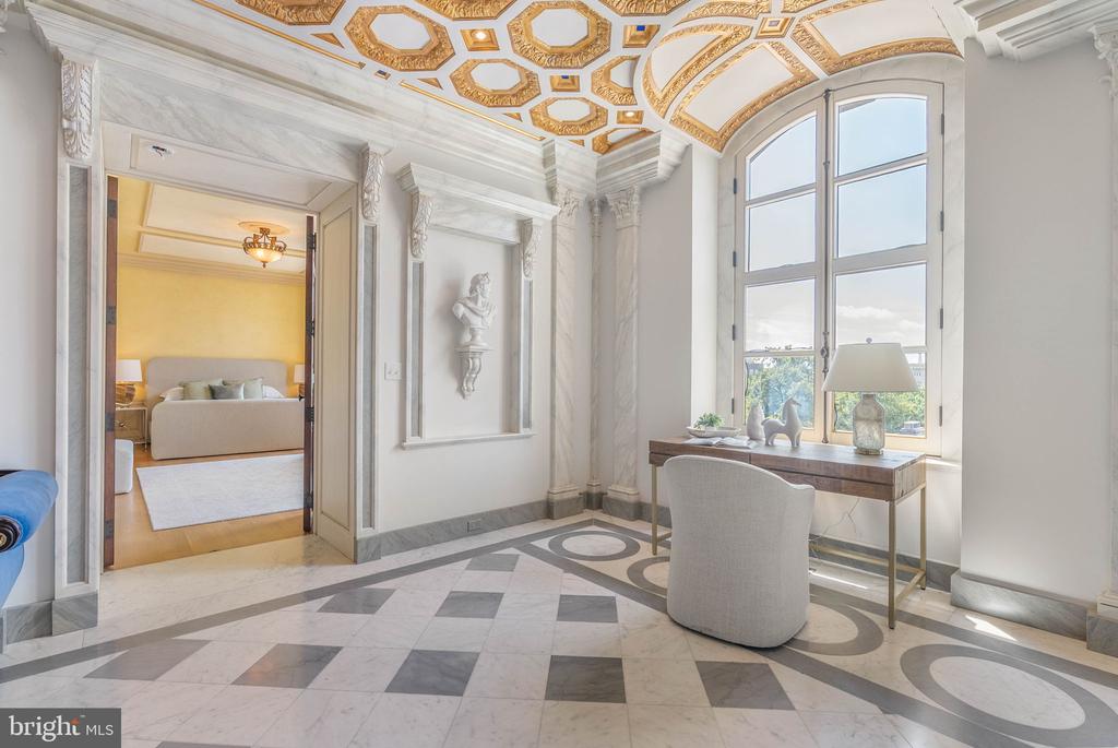 421 CHESTNUT STREET Unit: 401