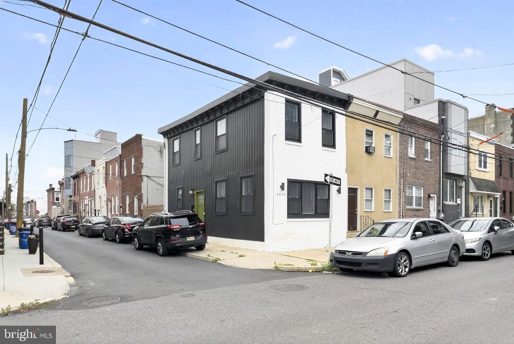 2613 TULIP STREET