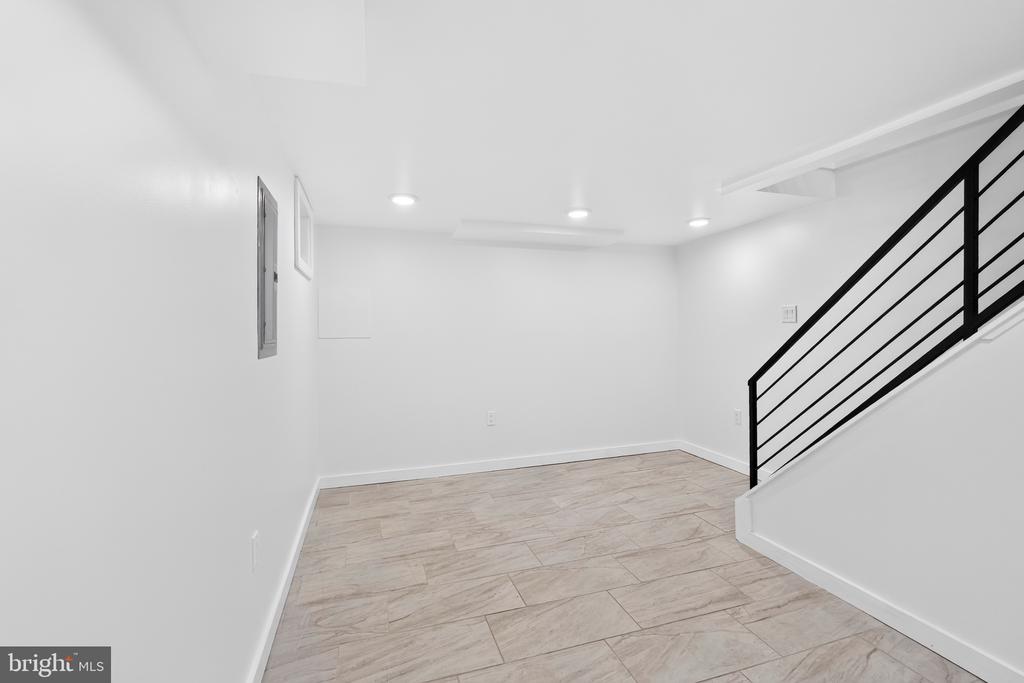 2613 TULIP STREET