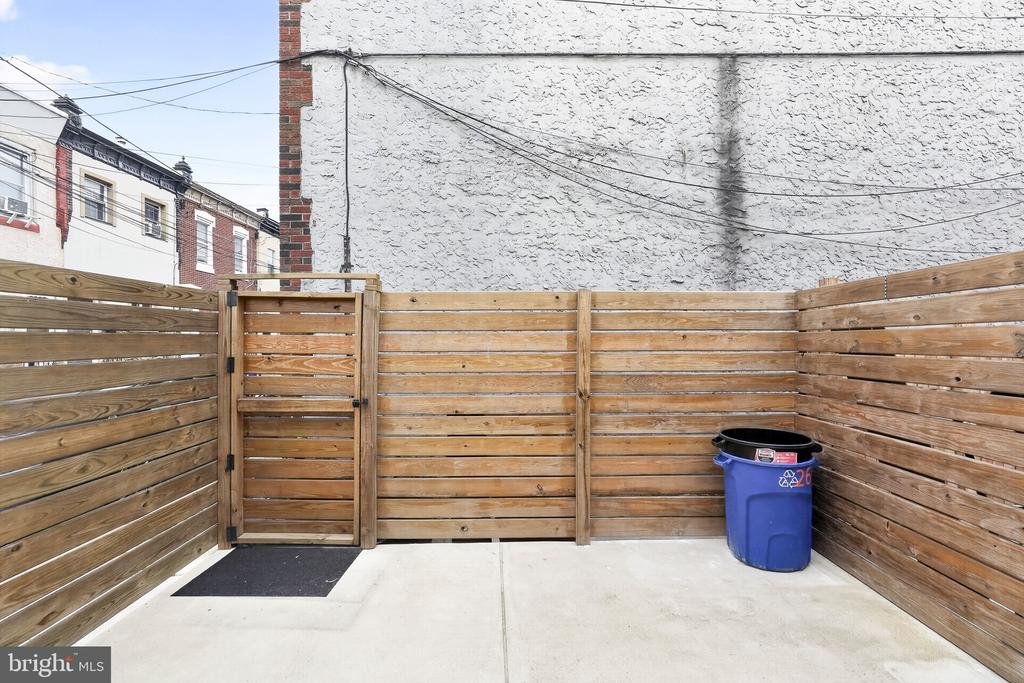 2613 TULIP STREET