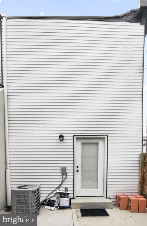 2613 TULIP STREET