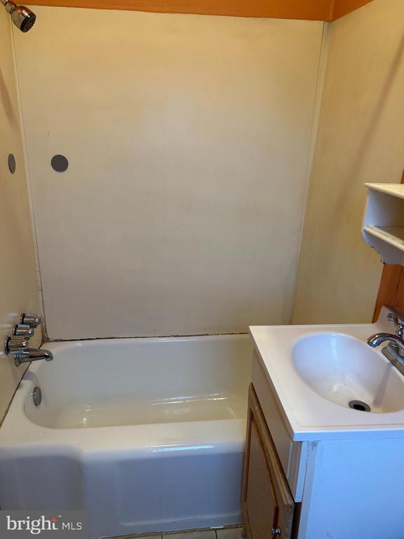 129 GAY STREET Unit: 2