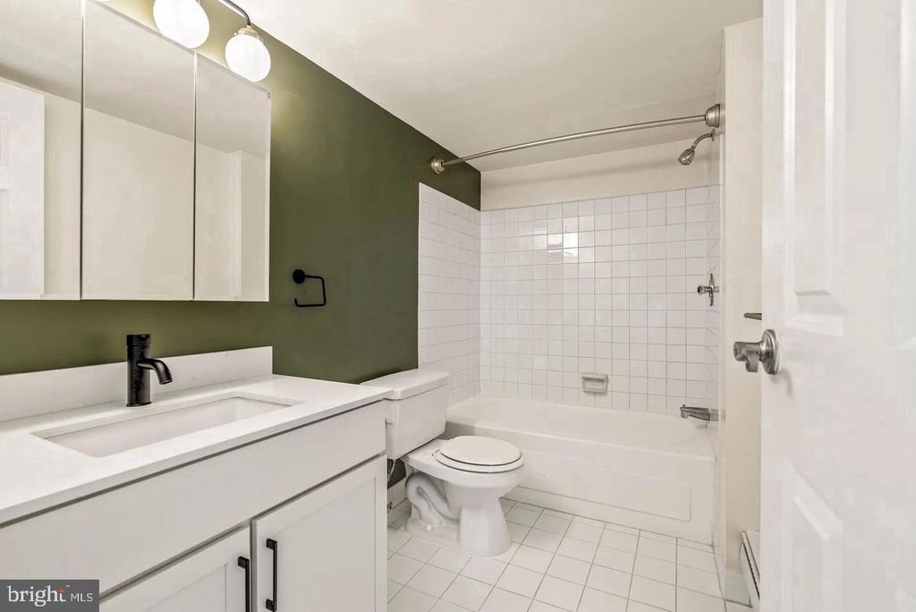 1500 LOCUST STREET Unit: 3714