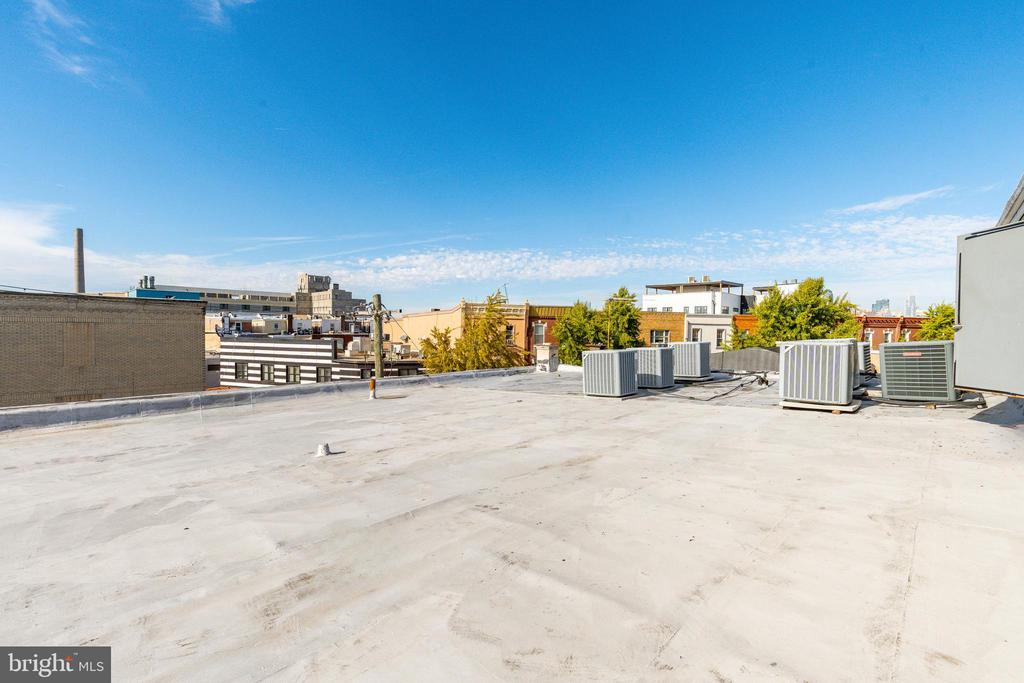 1939 S JUNIPER STREET