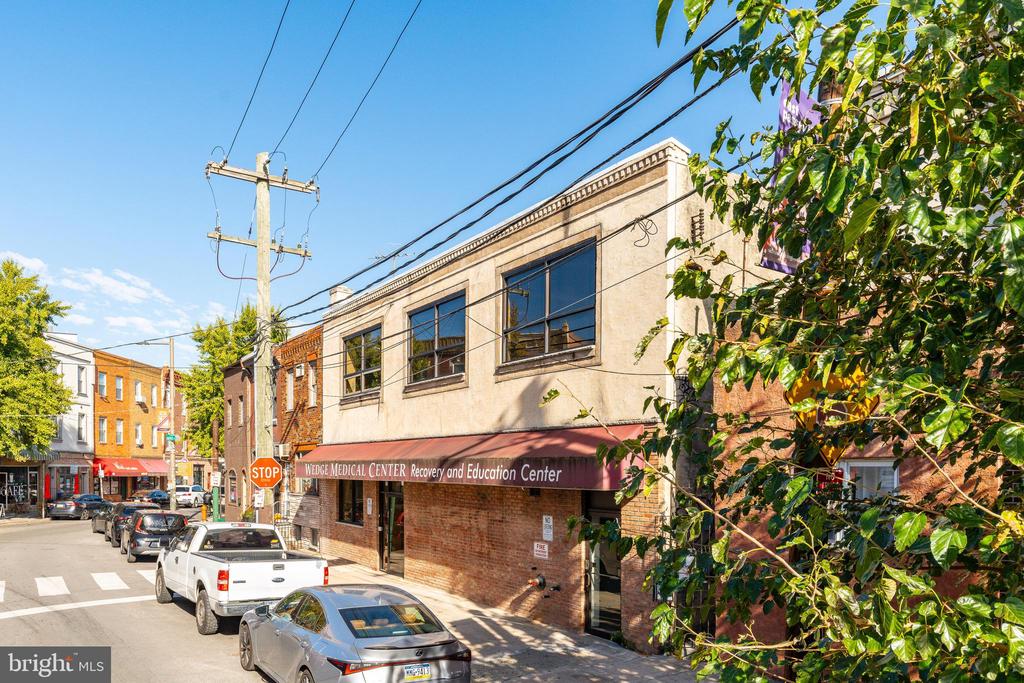 1939 S JUNIPER STREET