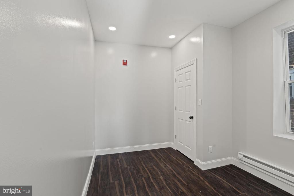 5237 CHESTER AVENUE Unit: 5